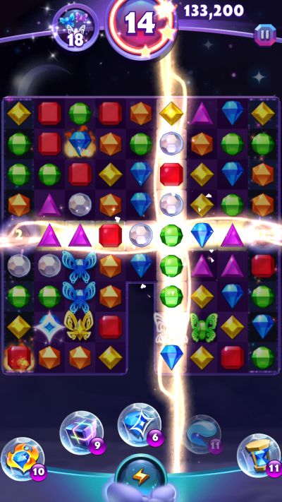 matching tiles in bejeweled stars